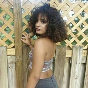 Meet your Posher, Cristal